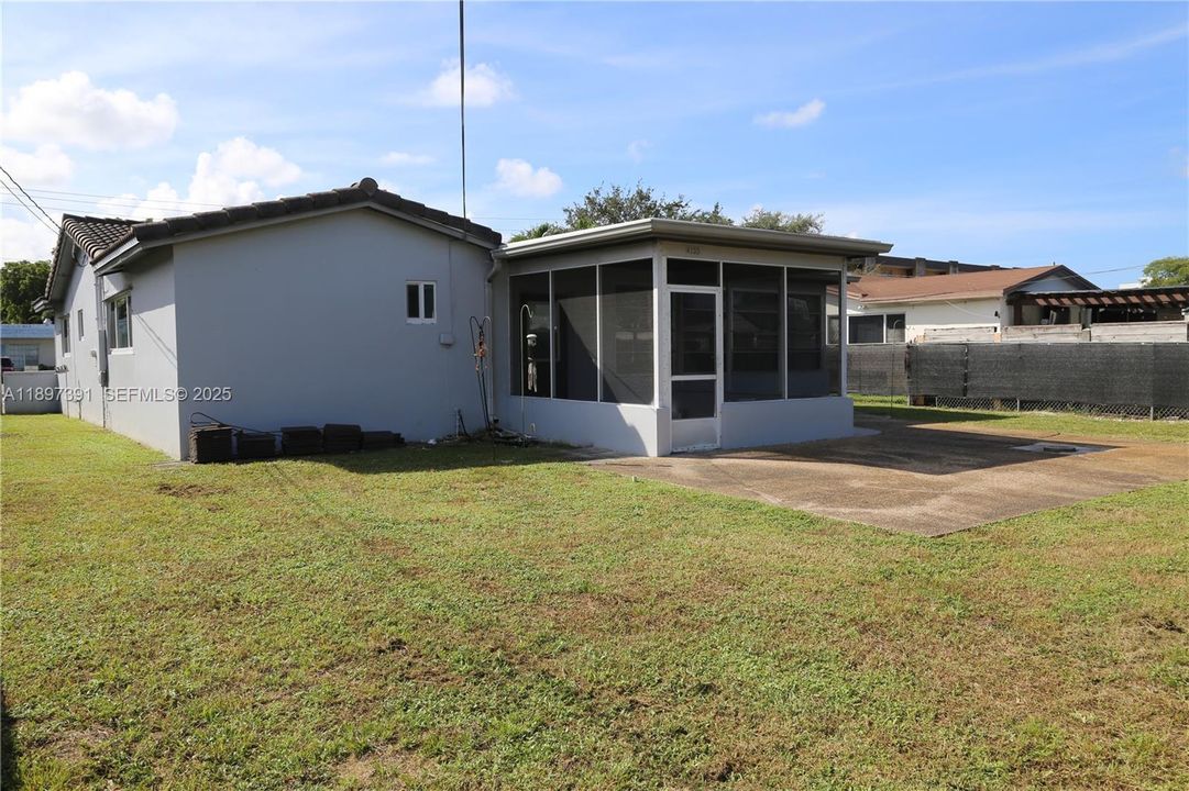 For Sale: $599,000 (3 beds, 2 baths, 1694 Square Feet)