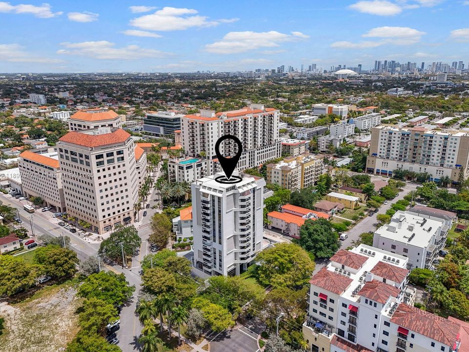 For Sale: $475,000 (2 beds, 2 baths, 960 Square Feet)