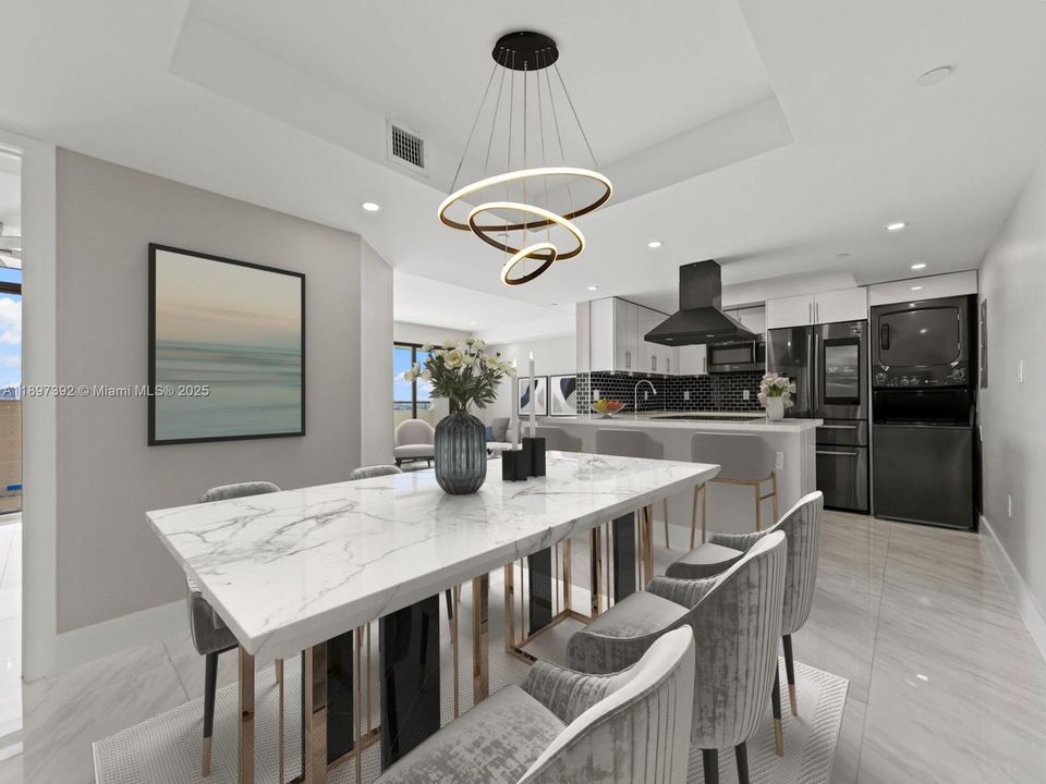 For Sale: $475,000 (2 beds, 2 baths, 960 Square Feet)