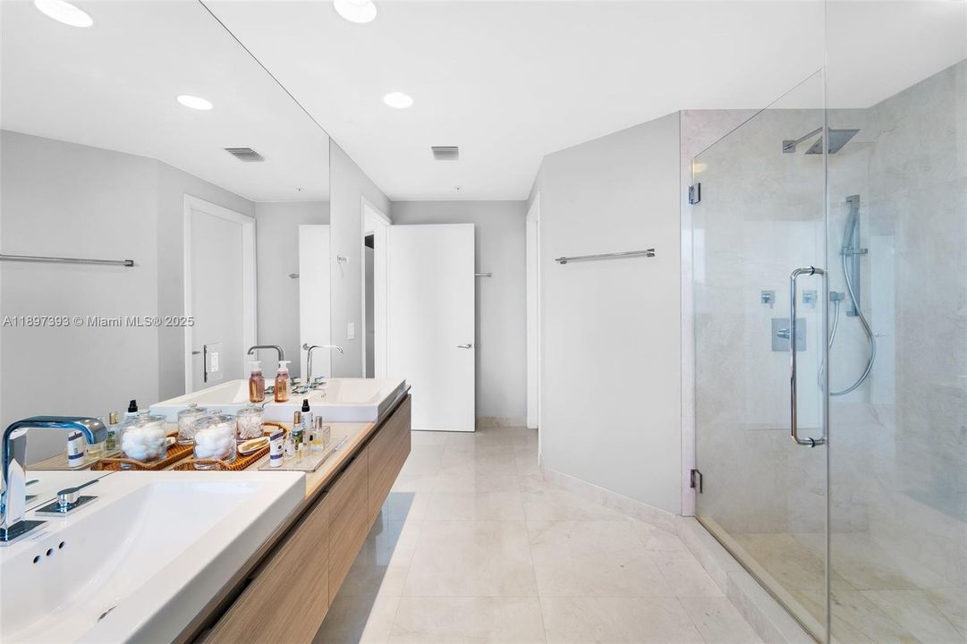 最近租的: $6,300 (2 贝兹, 2 浴室, 1675 平方英尺)