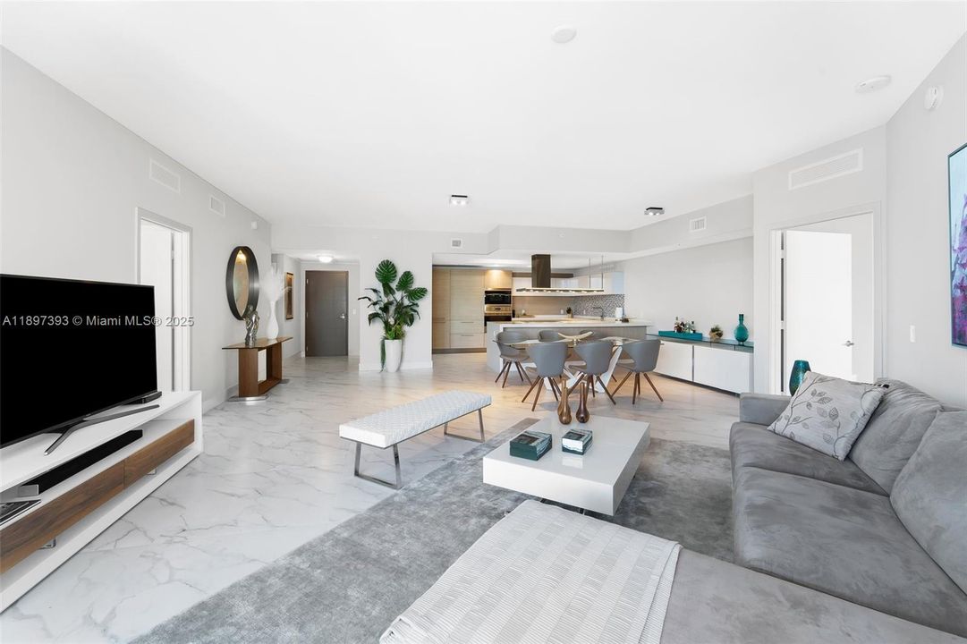 最近租的: $6,300 (2 贝兹, 2 浴室, 1675 平方英尺)