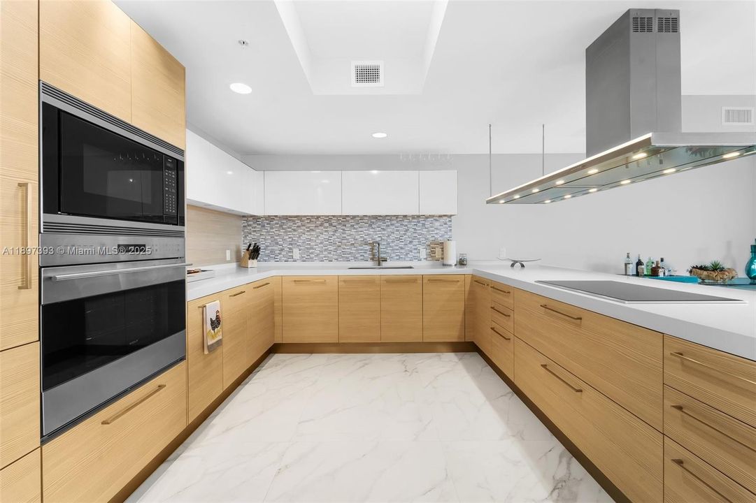 最近租的: $6,300 (2 贝兹, 2 浴室, 1675 平方英尺)