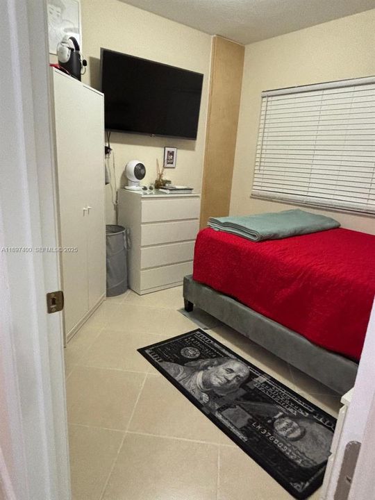 3rd bedroom Ex. With furniture