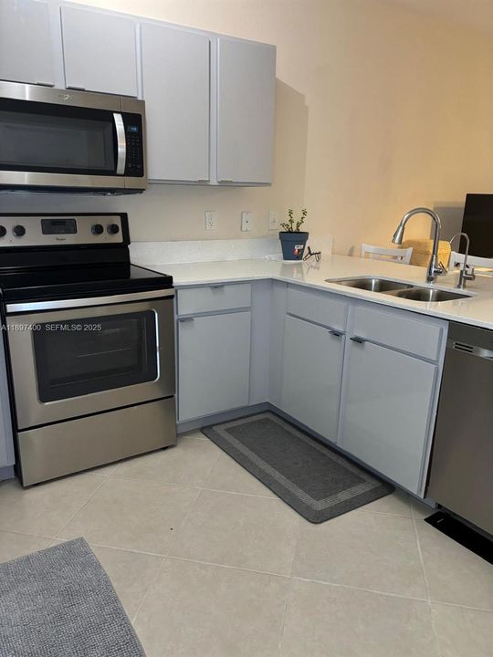 Active With Contract: $2,650 (3 beds, 2 baths, 1103 Square Feet)