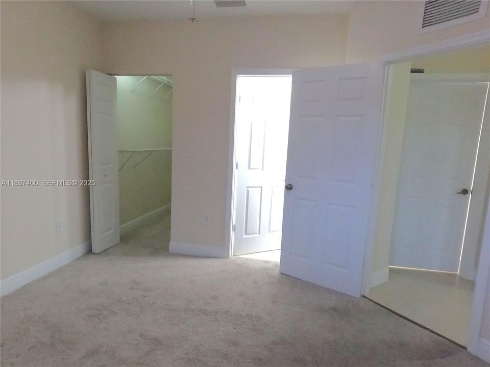 Active With Contract: $2,650 (3 beds, 2 baths, 1103 Square Feet)