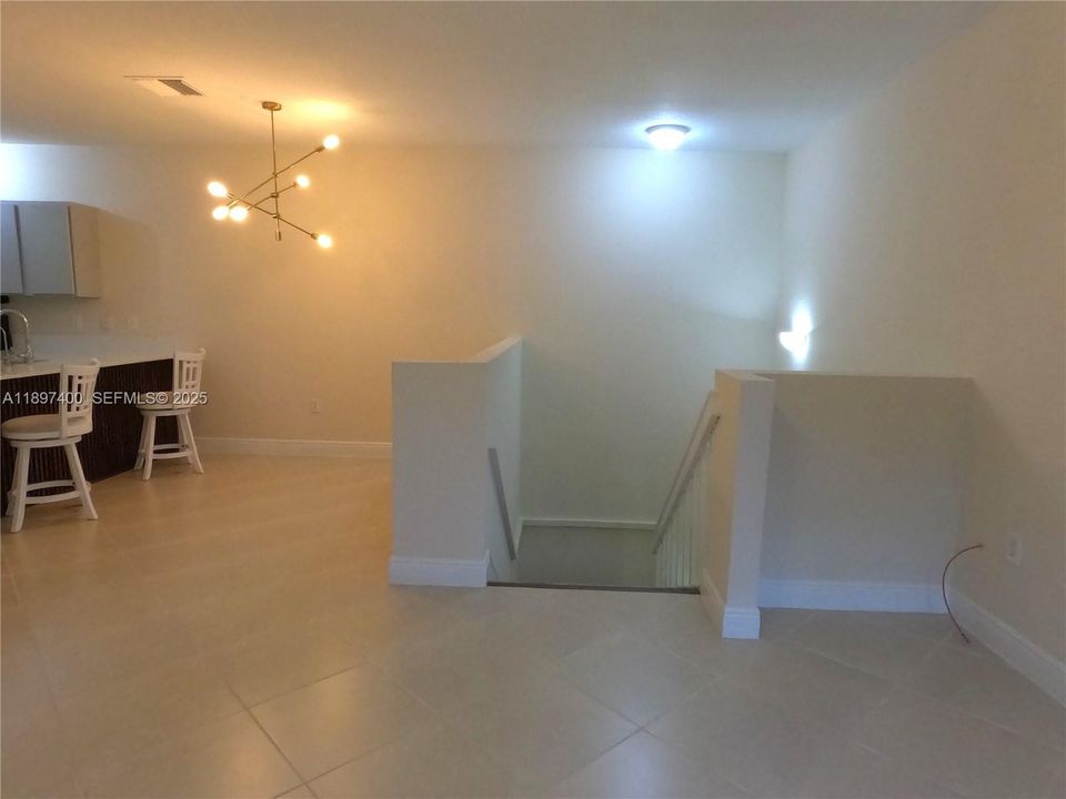 Active With Contract: $2,650 (3 beds, 2 baths, 1103 Square Feet)