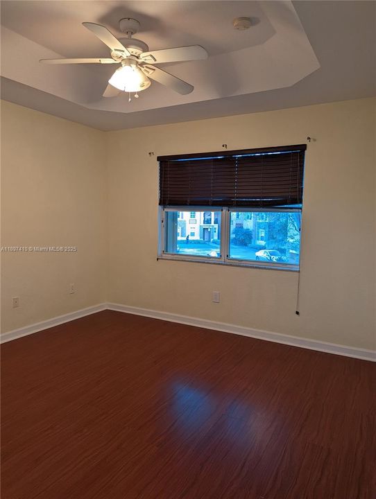 For Rent: $1,950 (3 beds, 2 baths, 1062 Square Feet)