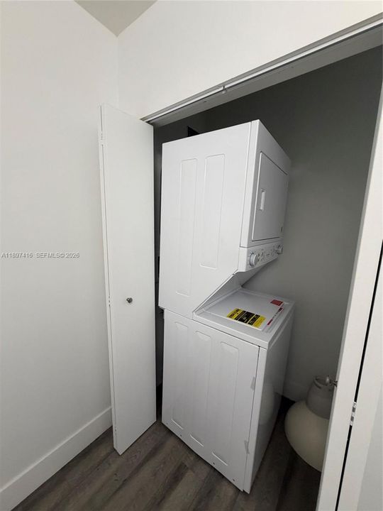 На продажу: $575,000 (2 спален, 2 ванн, 1113 Квадратных фут)