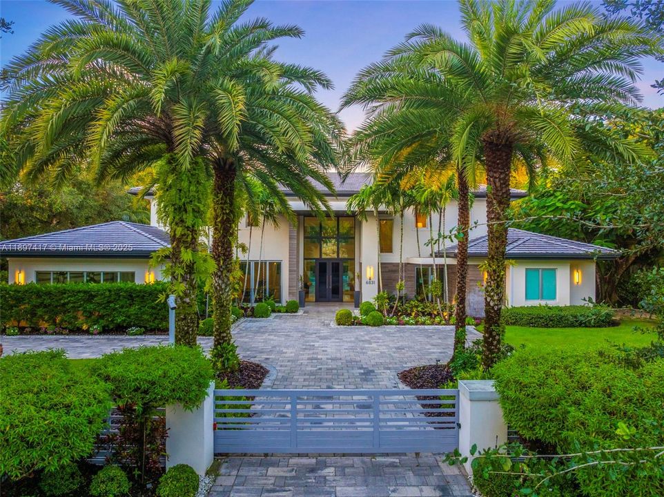 For Sale: $7,950,000 (6 beds, 7 baths, 8540 Square Feet)