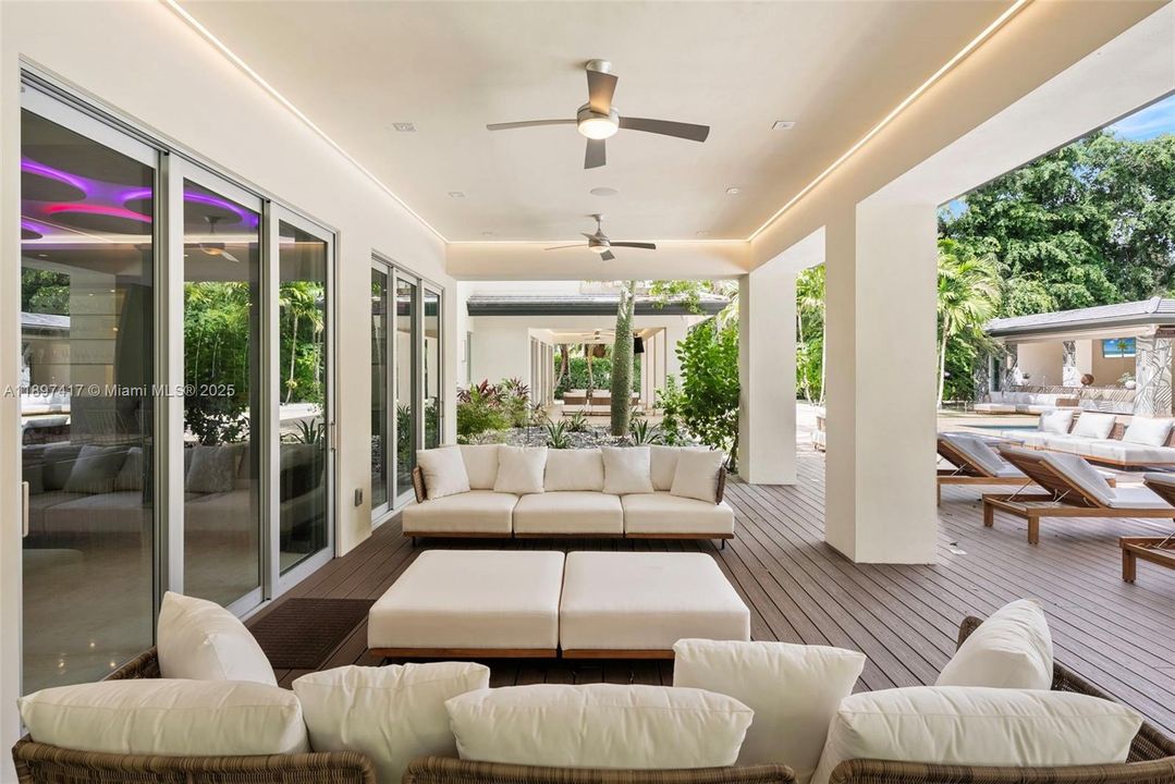 For Sale: $7,950,000 (6 beds, 7 baths, 8540 Square Feet)