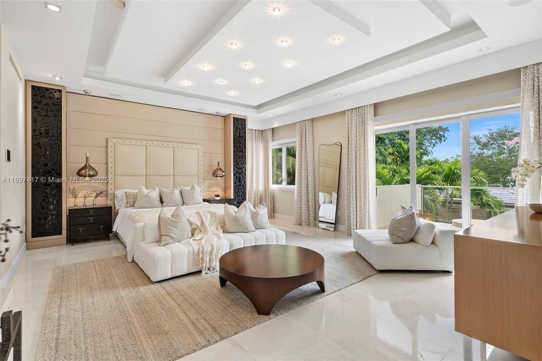 For Sale: $7,950,000 (6 beds, 7 baths, 8540 Square Feet)