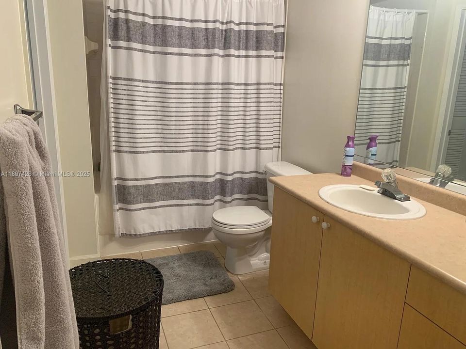 For Rent: $2,000 (1 beds, 1 baths, 736 Square Feet)