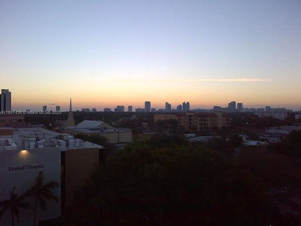 For Rent: $2,000 (1 beds, 1 baths, 736 Square Feet)