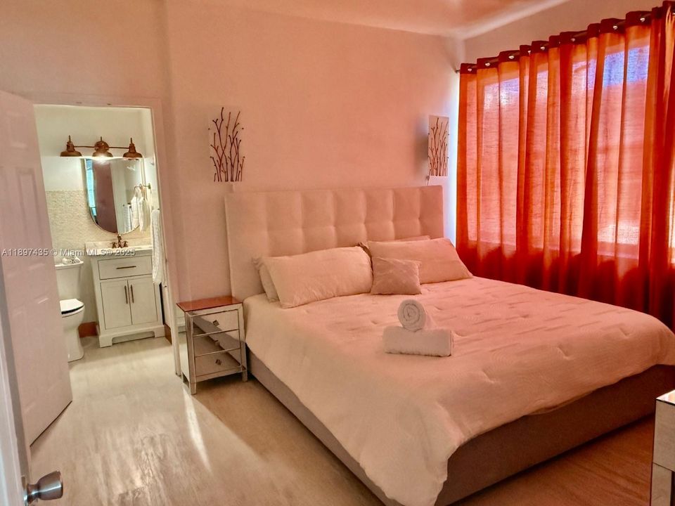 En Venta: $360,000 (2 camas, 2 baños, 680 Pies cuadrados)