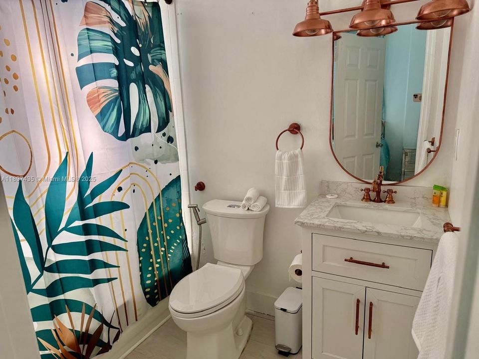 En Venta: $360,000 (2 camas, 2 baños, 680 Pies cuadrados)