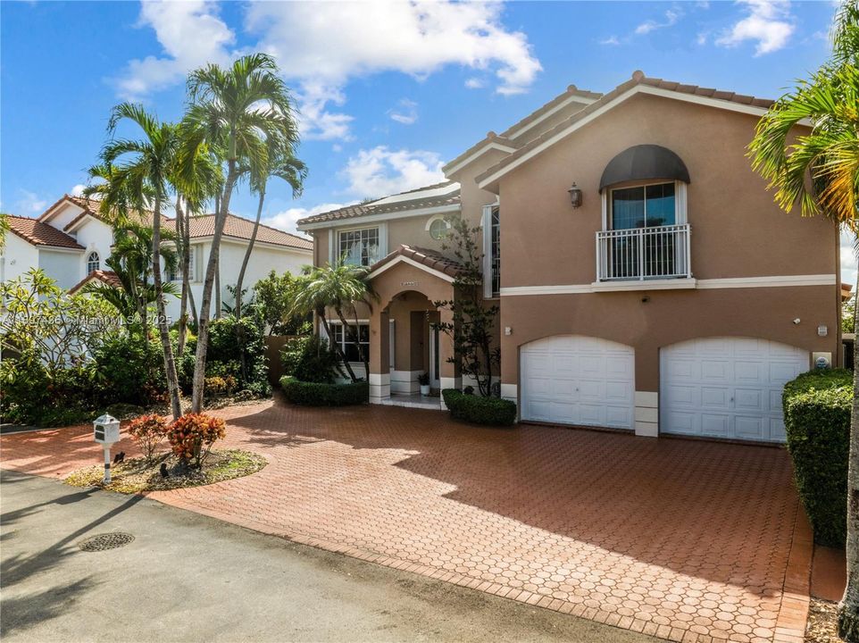 Active With Contract: $755,000 (3 beds, 2 baths, 1985 Square Feet)