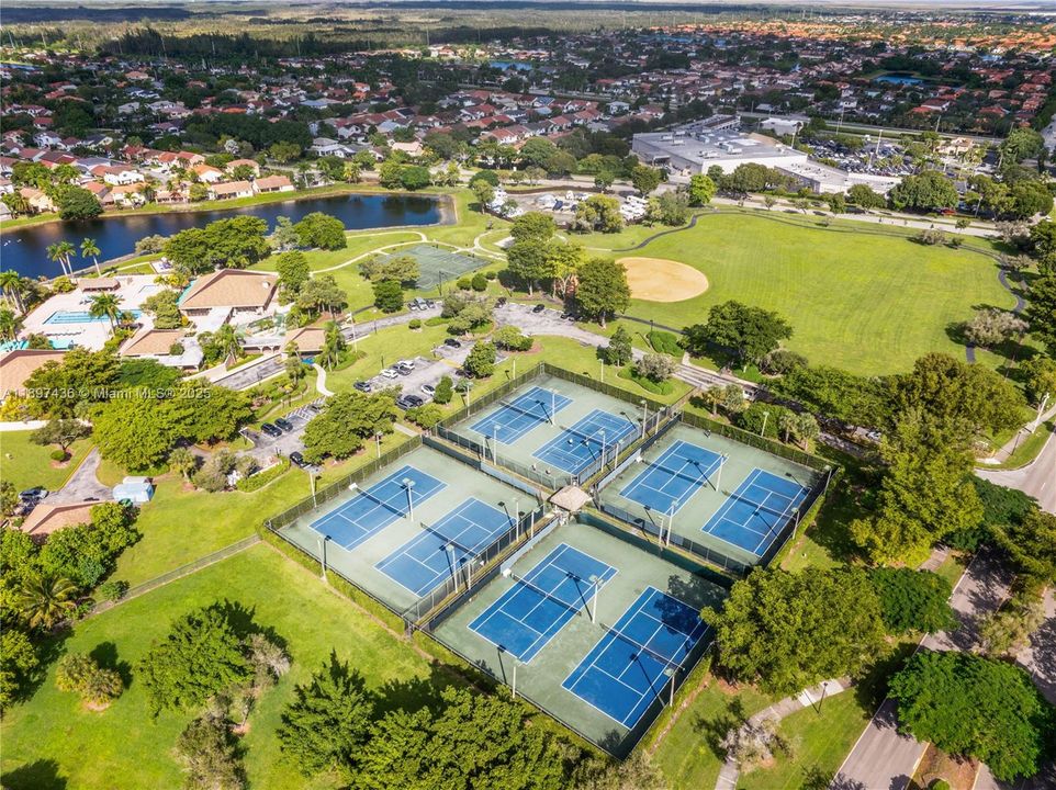 Active With Contract: $755,000 (3 beds, 2 baths, 1985 Square Feet)