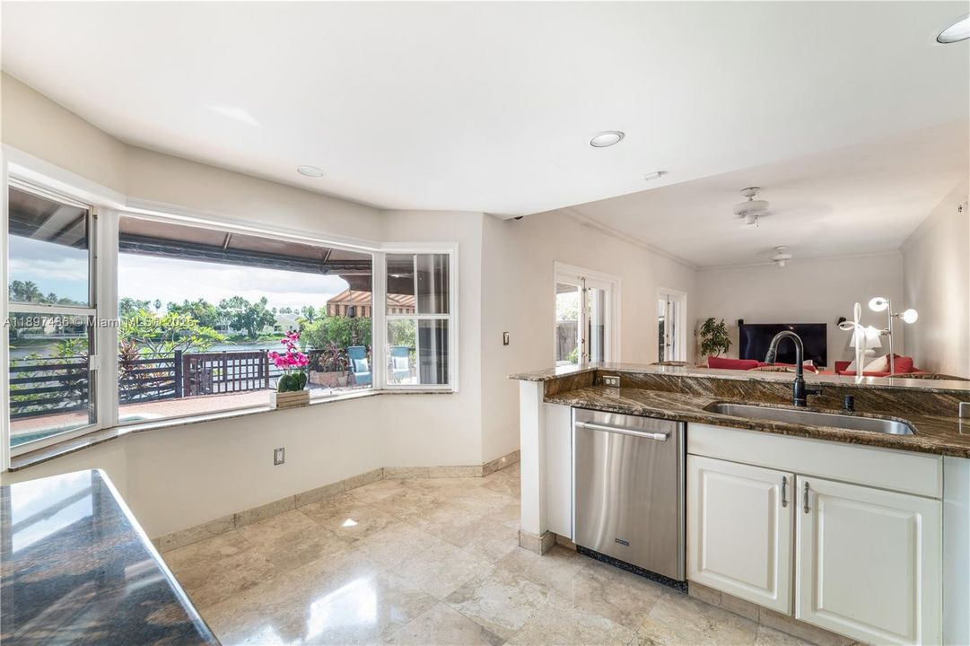 Active With Contract: $755,000 (3 beds, 2 baths, 1985 Square Feet)