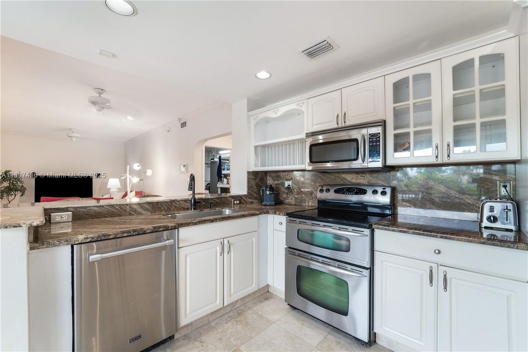 Active With Contract: $755,000 (3 beds, 2 baths, 1985 Square Feet)