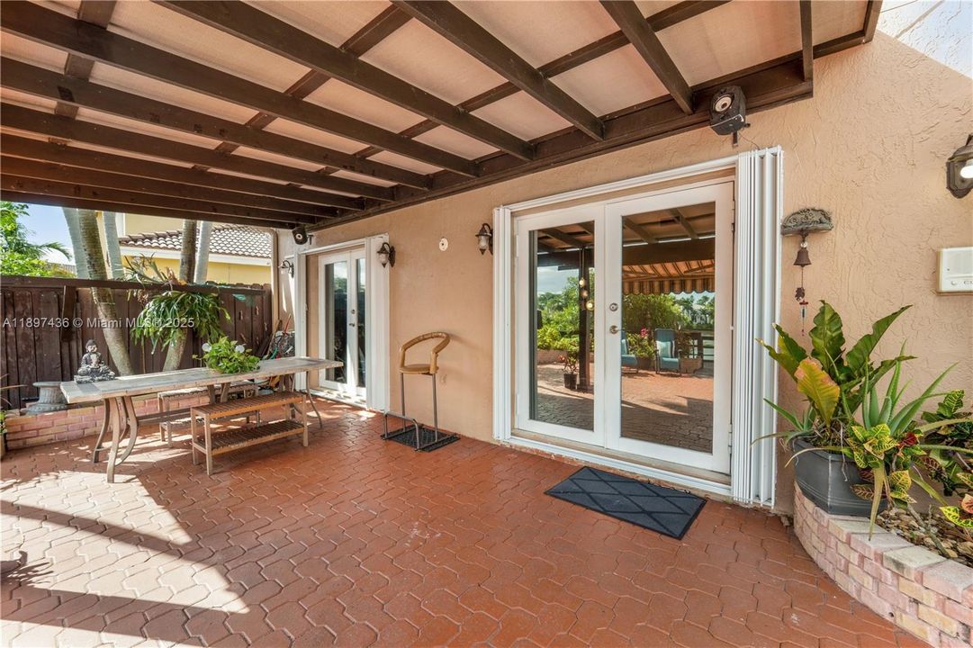 Active With Contract: $755,000 (3 beds, 2 baths, 1985 Square Feet)