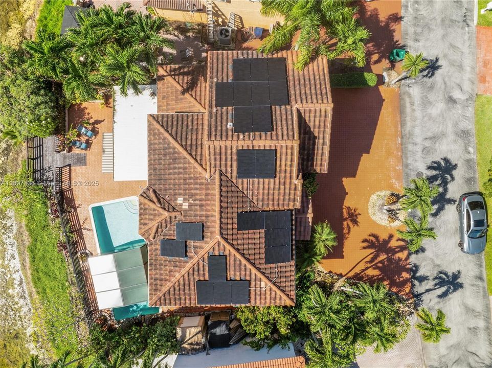 Active With Contract: $755,000 (3 beds, 2 baths, 1985 Square Feet)