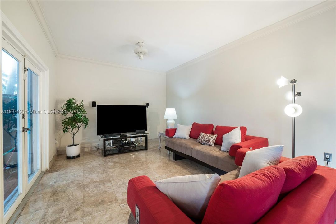 Active With Contract: $755,000 (3 beds, 2 baths, 1985 Square Feet)