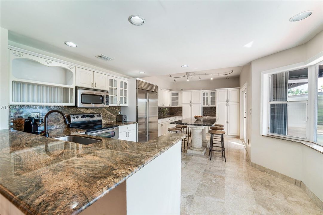 Active With Contract: $755,000 (3 beds, 2 baths, 1985 Square Feet)