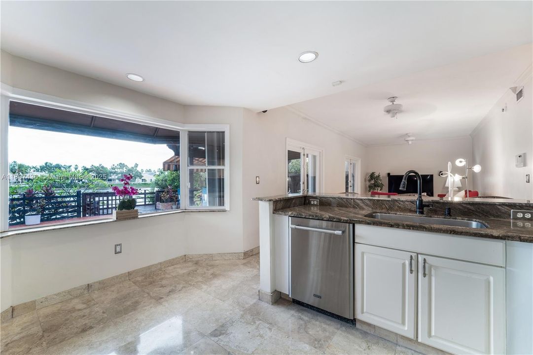 Active With Contract: $755,000 (3 beds, 2 baths, 1985 Square Feet)