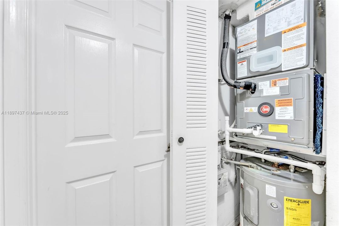 На продажу: $149,000 (2 спален, 2 ванн, 950 Квадратных фут)