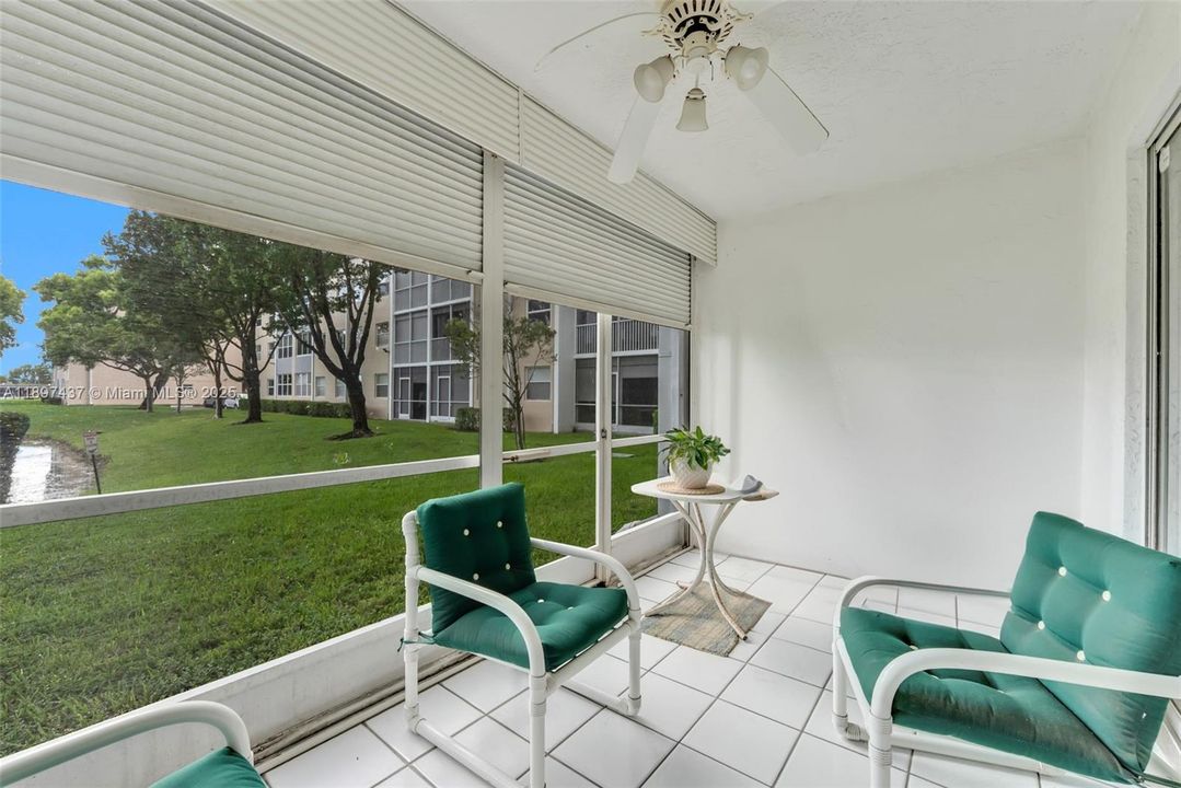 На продажу: $149,000 (2 спален, 2 ванн, 950 Квадратных фут)