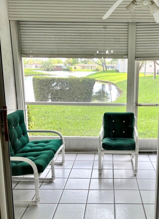 На продажу: $149,000 (2 спален, 2 ванн, 950 Квадратных фут)