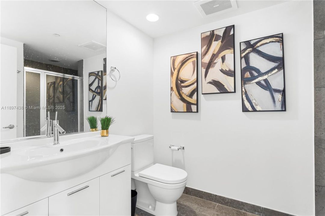 Recently Rented: $5,500 (2 beds, 2 baths, 1269 Square Feet)