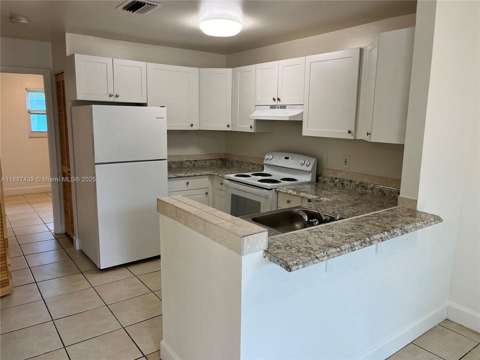 Recently Rented: $1,795 (2 beds, 1 baths, 4478 Square Feet)