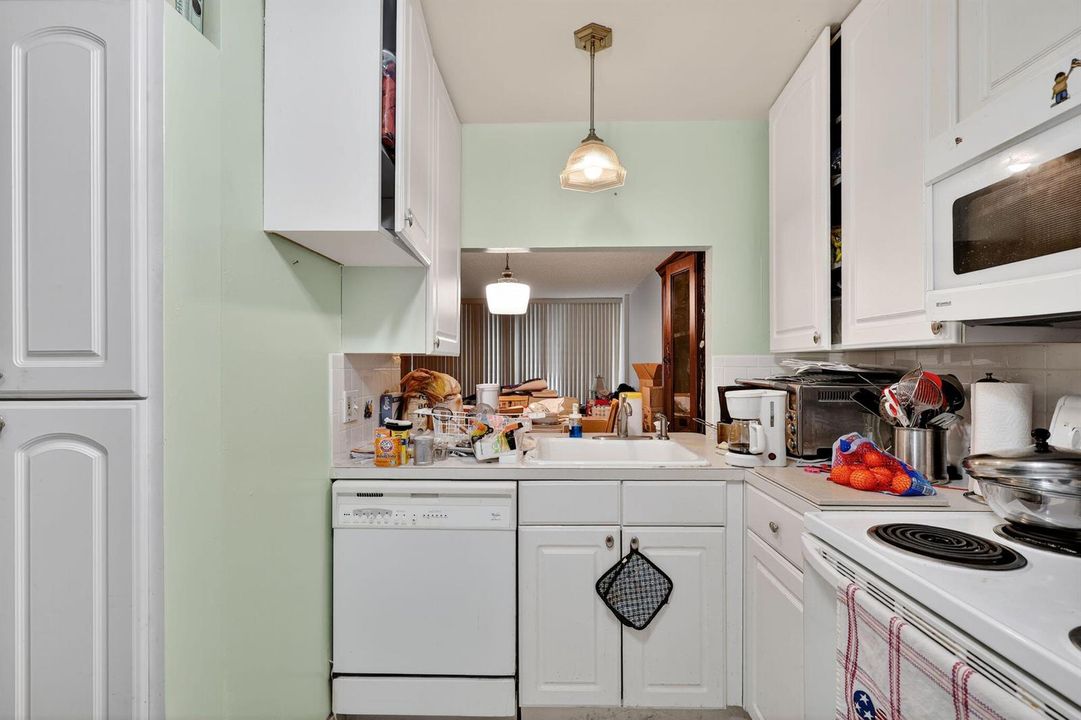 06_111_Royal_Pk_Dr_APT_4A_Oakland_Park_F