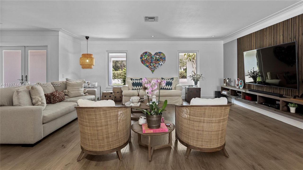 For Sale: $3,980,000 (7 beds, 5 baths, 5452 Square Feet)