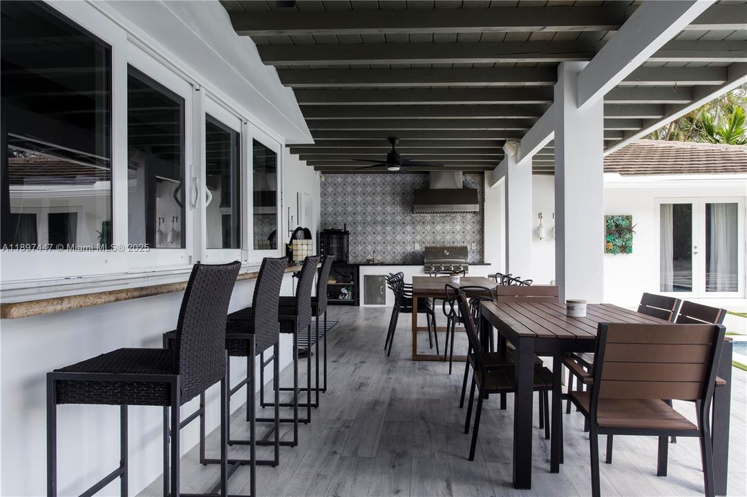 For Sale: $3,980,000 (7 beds, 5 baths, 5452 Square Feet)