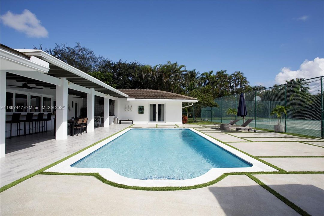 For Sale: $3,980,000 (7 beds, 5 baths, 5452 Square Feet)