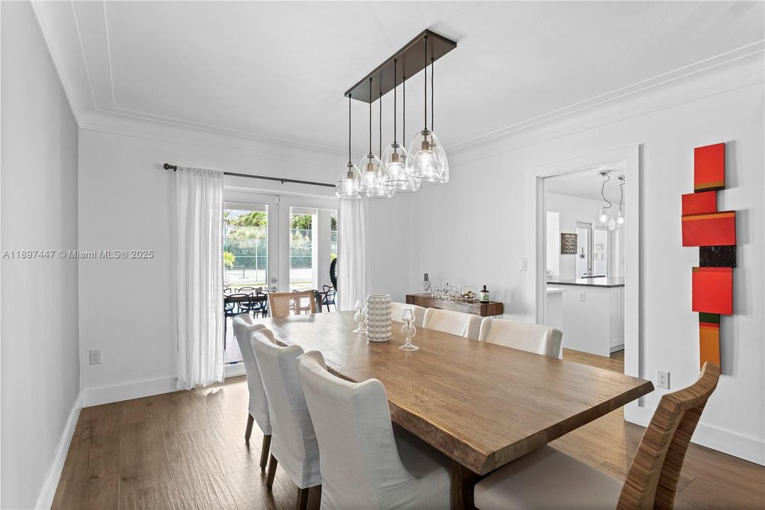 For Sale: $3,980,000 (7 beds, 5 baths, 5452 Square Feet)