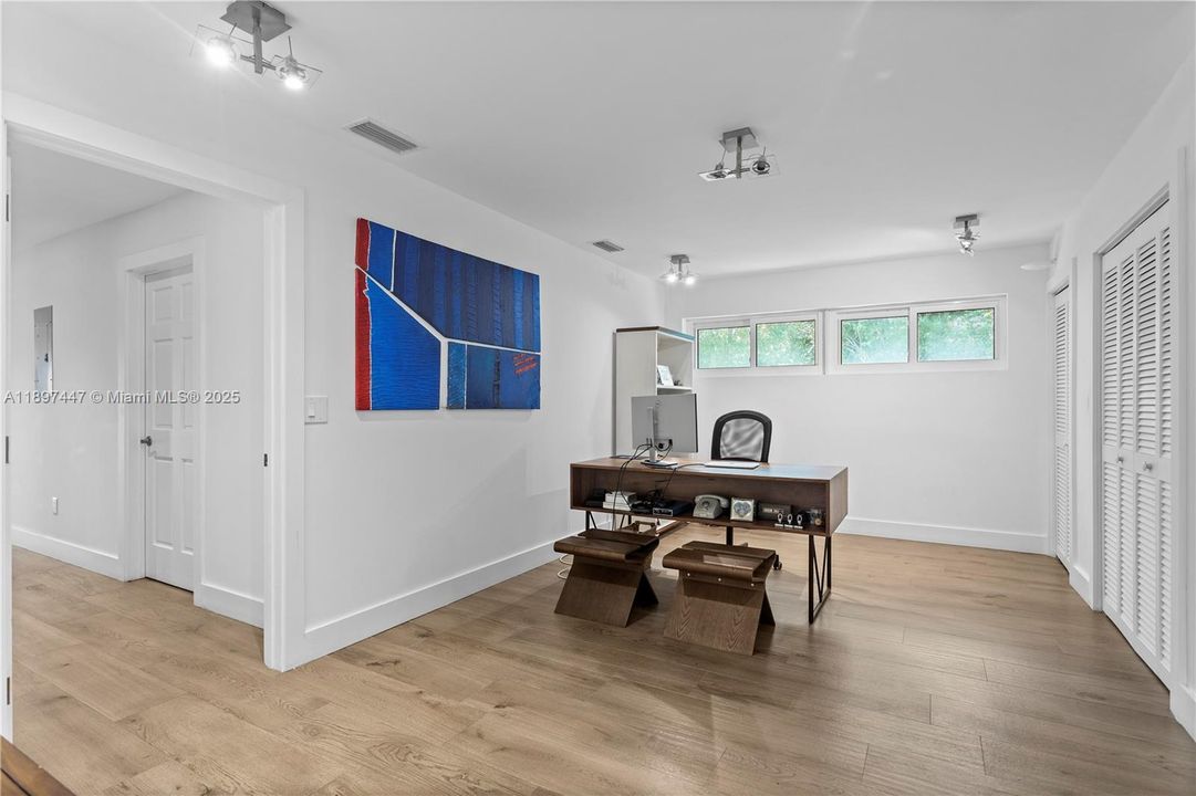 For Sale: $3,980,000 (7 beds, 5 baths, 5452 Square Feet)