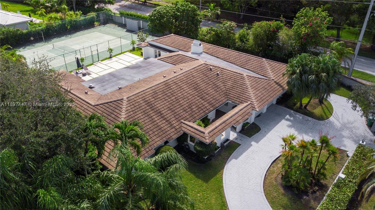 For Sale: $3,980,000 (7 beds, 5 baths, 5452 Square Feet)