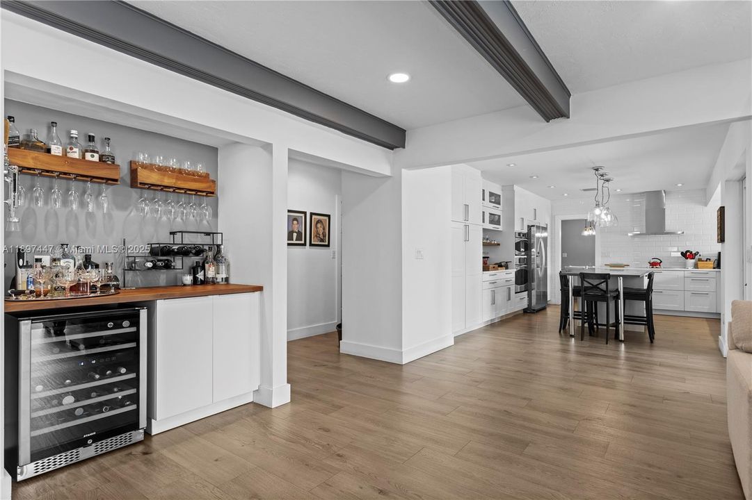 For Sale: $3,980,000 (7 beds, 5 baths, 5452 Square Feet)