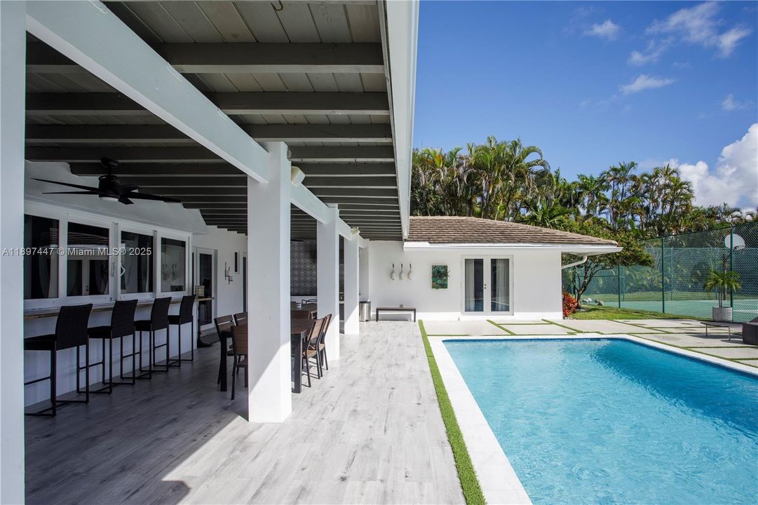 For Sale: $3,980,000 (7 beds, 5 baths, 5452 Square Feet)