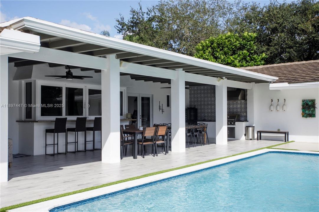 For Sale: $3,980,000 (7 beds, 5 baths, 5452 Square Feet)