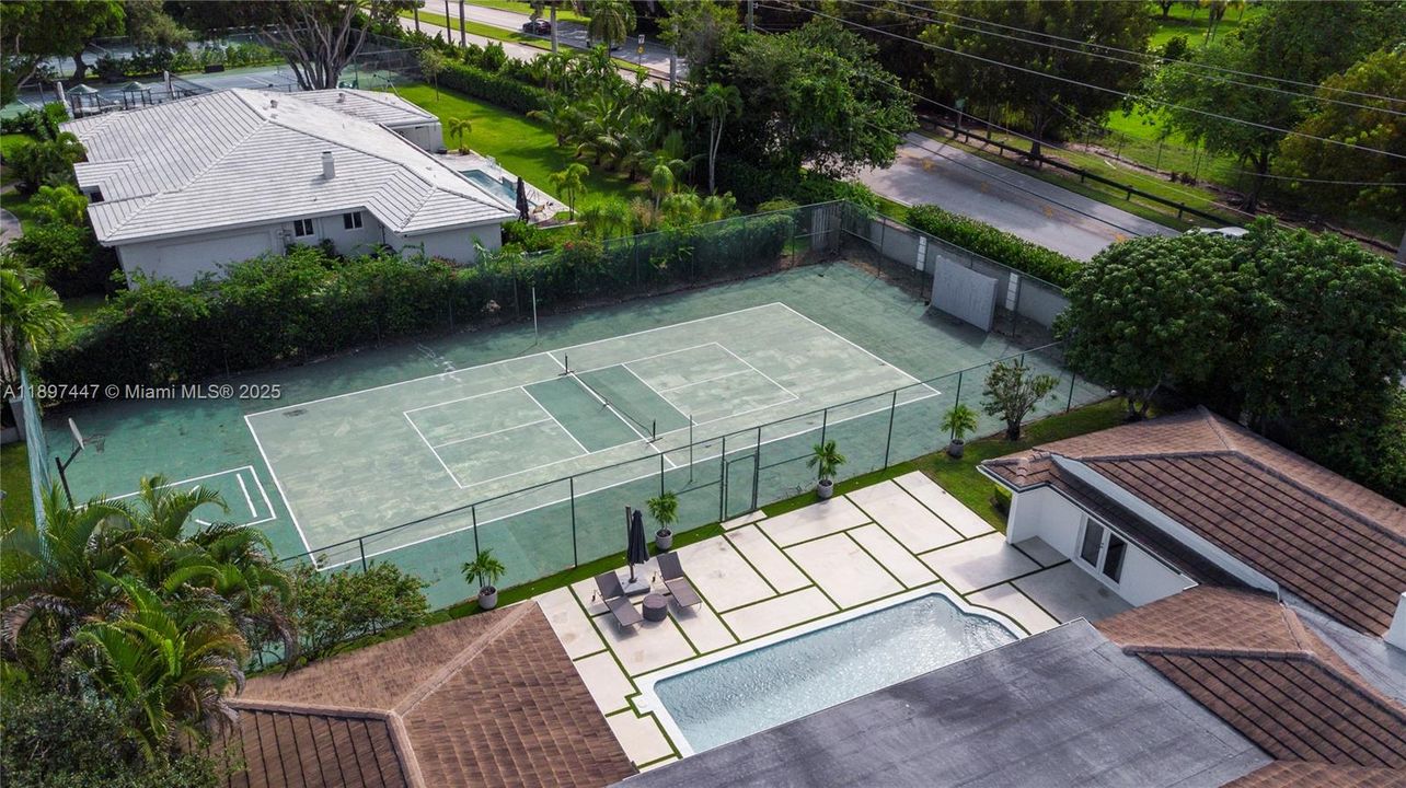 For Sale: $3,980,000 (7 beds, 5 baths, 5452 Square Feet)