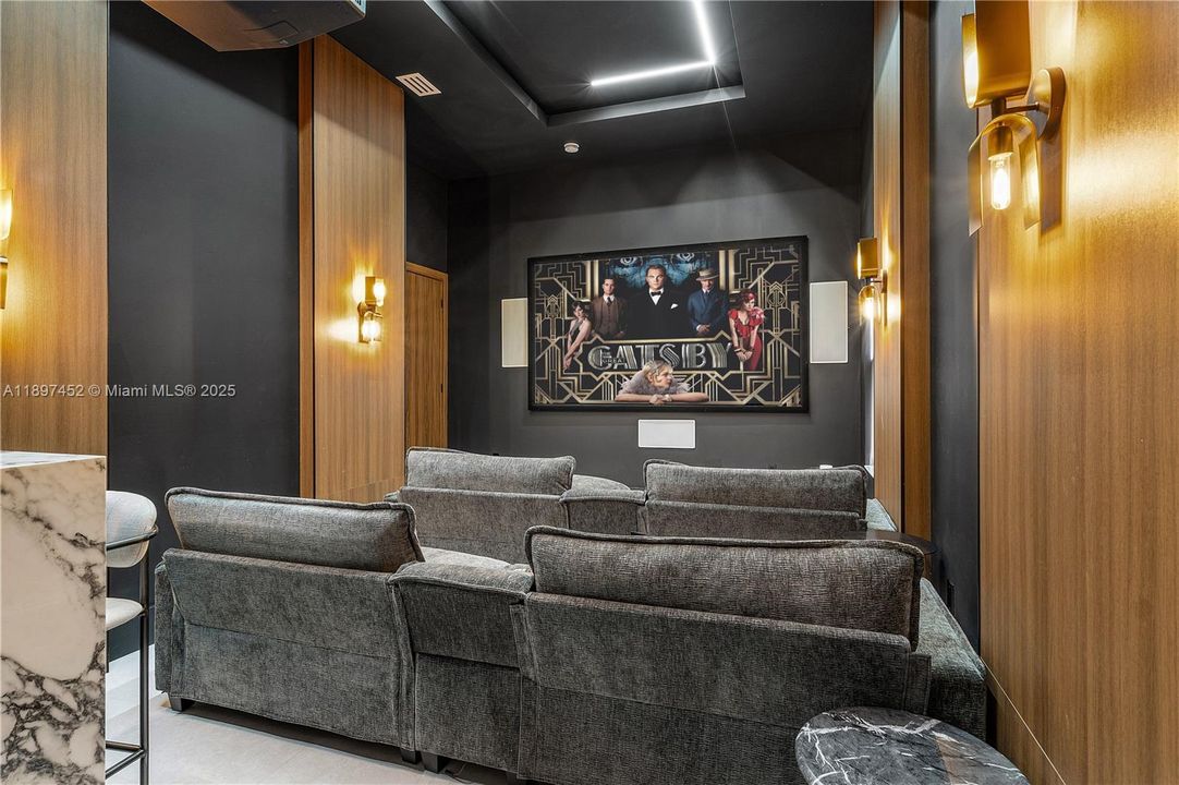 Recently Sold: $2,699,000 (5 beds, 4 baths, 4937 Square Feet)