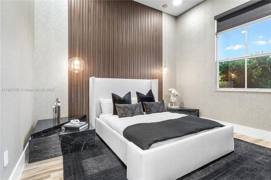 Recently Sold: $2,699,000 (5 beds, 4 baths, 4937 Square Feet)