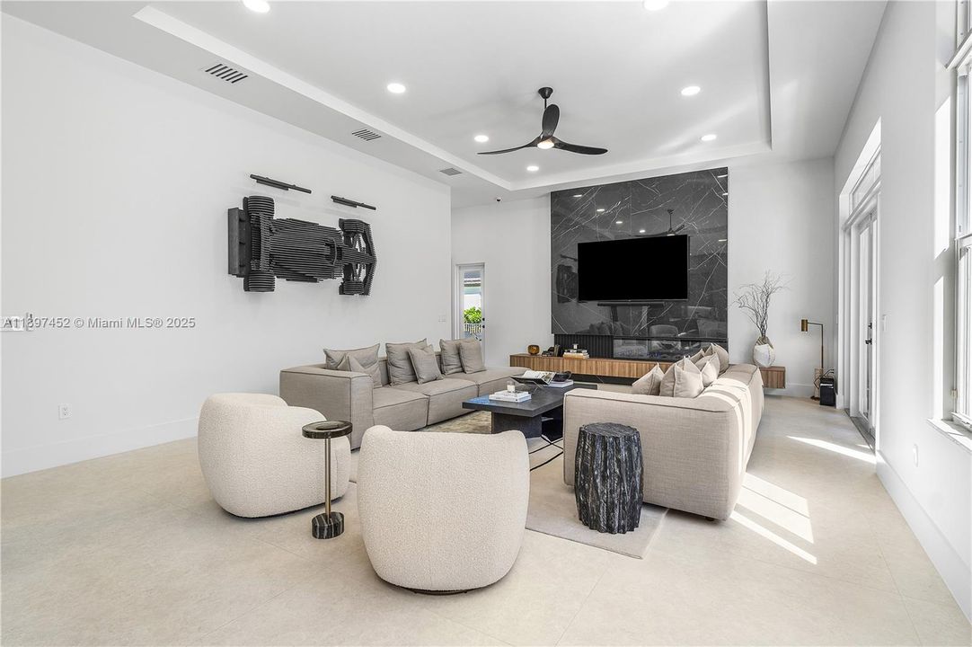 Recently Sold: $2,699,000 (5 beds, 4 baths, 4937 Square Feet)