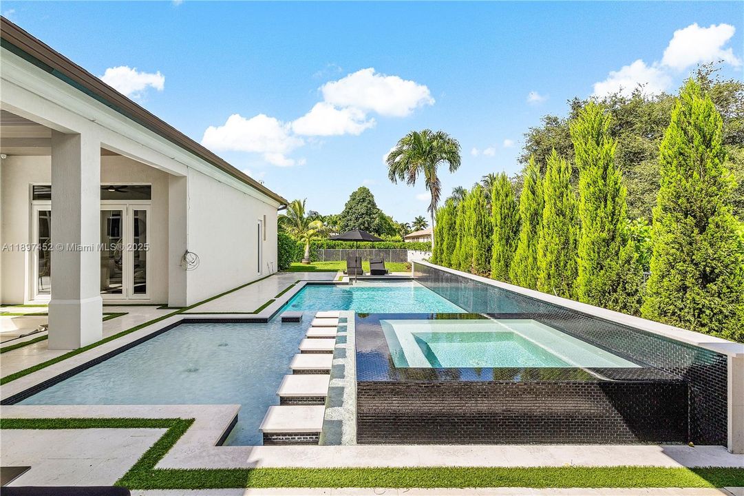 Recently Sold: $2,699,000 (5 beds, 4 baths, 4937 Square Feet)