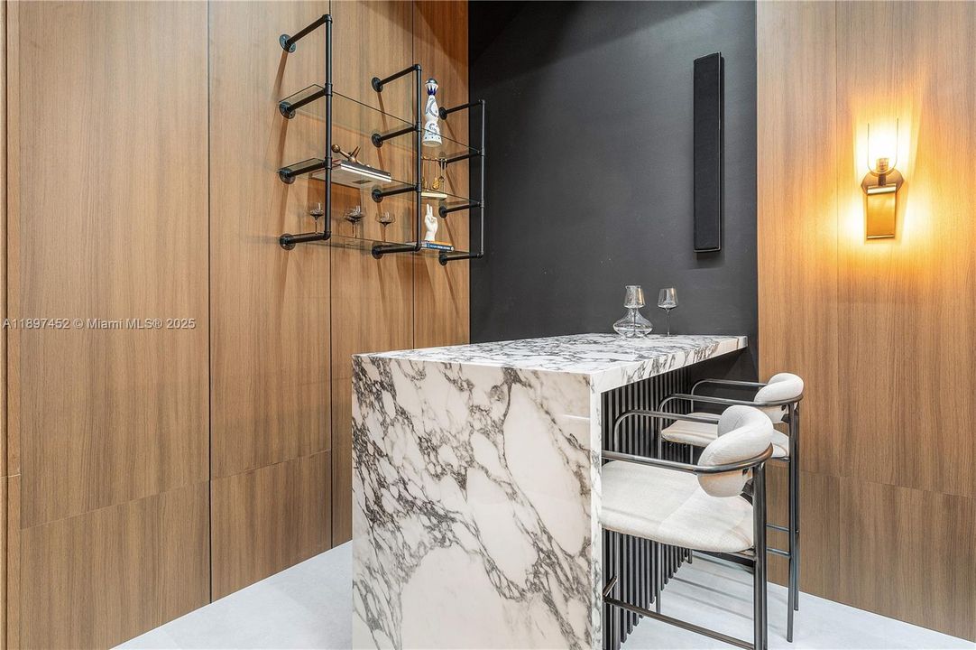 Recently Sold: $2,699,000 (5 beds, 4 baths, 4937 Square Feet)