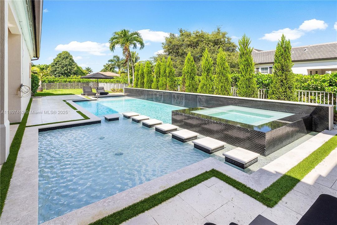 Recently Sold: $2,699,000 (5 beds, 4 baths, 4937 Square Feet)